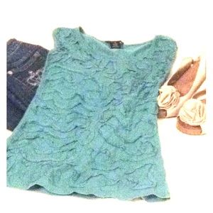 Turquoise stretch top - fabulous design on front!